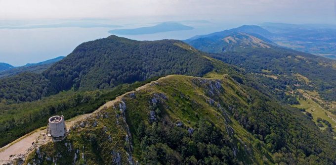 Дорога в горах Хорватии